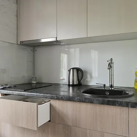 Quiet Loft With Free Parking